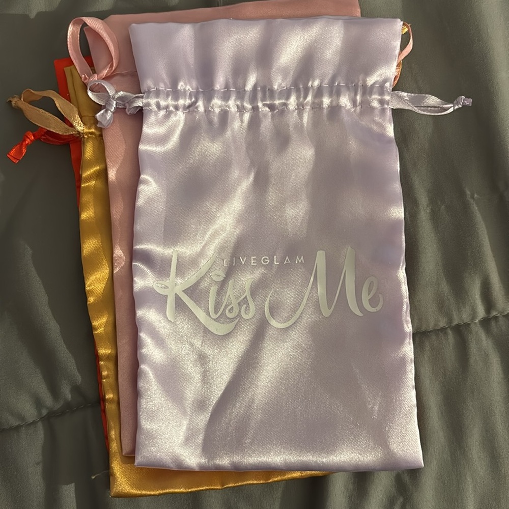 Live Glam Drawstring pouch - Picture 3 of 6